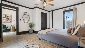 2 bedrooms, desk, iron/ironing board, WiFi