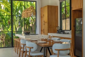 Luxury-Villa, 2 Schlafzimmer | Esszimmer