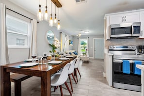 Fridge, microwave, oven, stovetop - Little Slice of Paradise Downtown WPB (West Palm Beach)