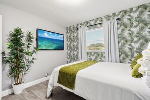 4 bedrooms, desk, iron/ironing board, free WiFi