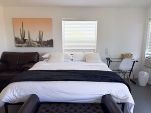 3 bedrooms, desk, iron/ironing board, travel crib