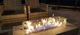 Private Dark Sky Mountain Retreat on 7 Acres • Spa • EV Charger