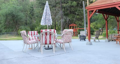 Grant Creek Lodge-Family, Friends and Retreats