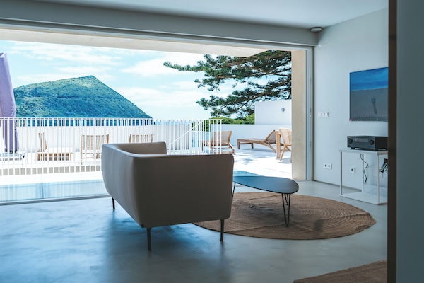 42-inch Smart TV with digital channels, Netflix, streaming services