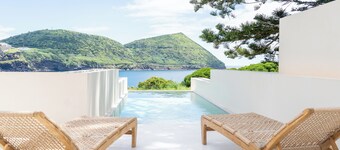 Silveira Bay Lounge Retreat