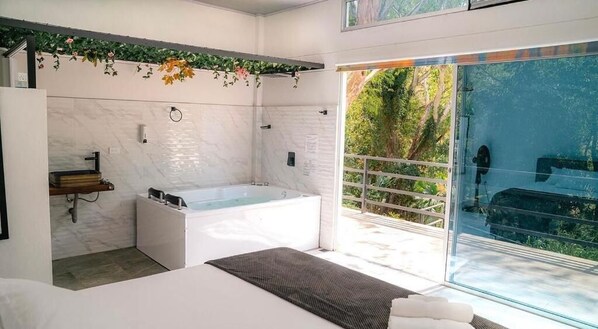 Deluxe Cabin, Garden View