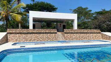 Alberca al aire libre