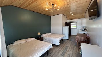 2 bedrooms, WiFi, bed sheets