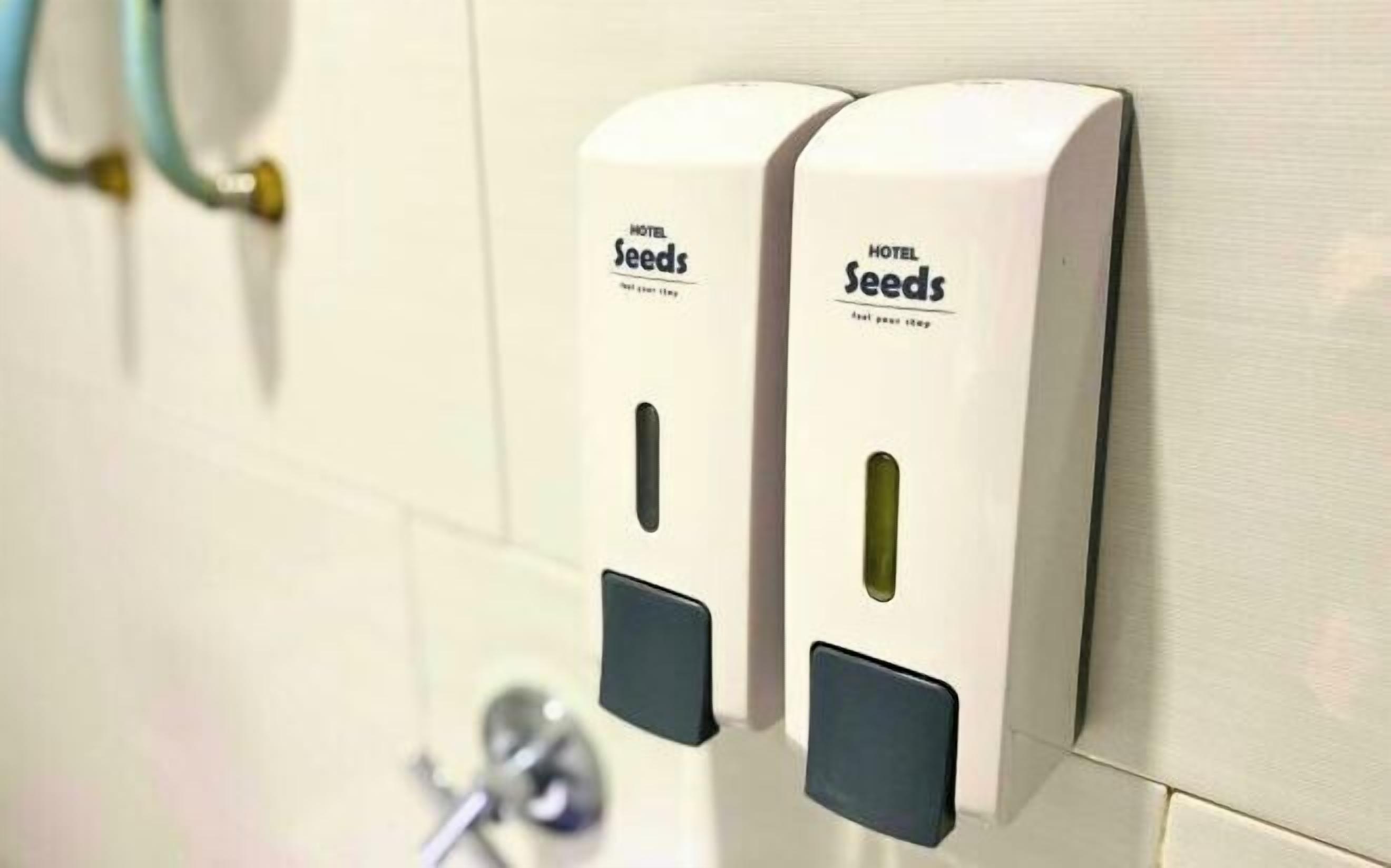 淋浴設備、吹風機、毛巾、肥皂