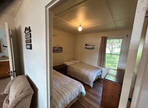 2 bedrooms, WiFi, bed sheets