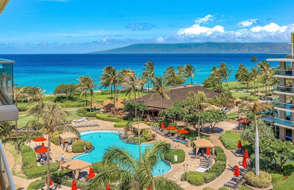 A heated pool - Maui Resort Rentals: Honua Kai - 3 Total Bedrooms, Luxury 6th Floor Interior Courtyard Offering w/ Stunning Ocean Views! (Lahaina)