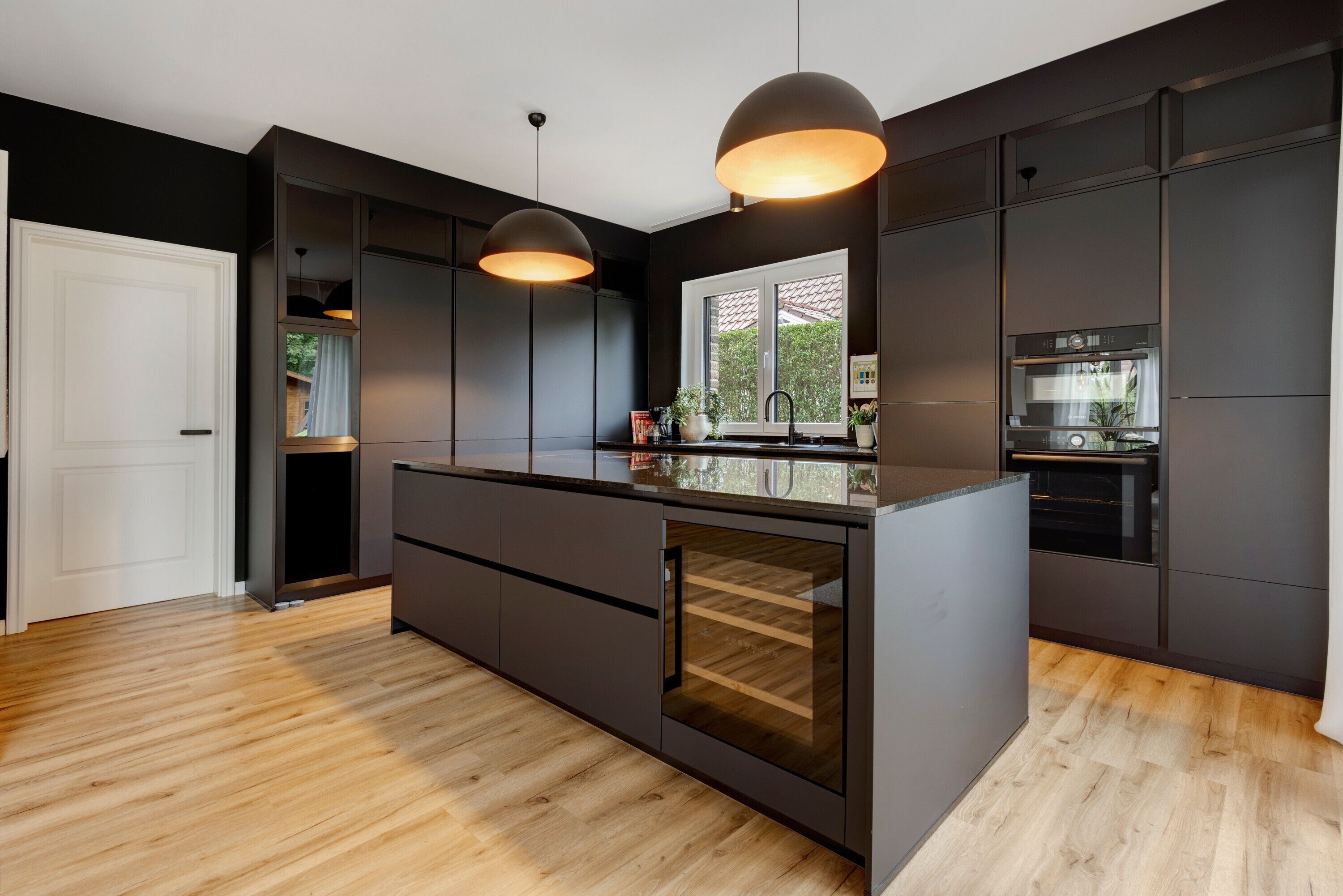 雪櫃、微波爐、焗爐、爐具