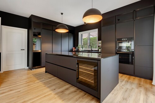 Holiday Home 'Luxurious Family House' with Terrace and Wi-Fi