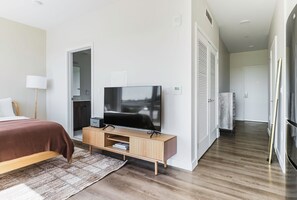Bügeleisen/Bügelbrett, WLAN, Bettwäsche