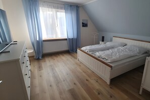 1 dormitorio, tabla de planchar con plancha, wifi gratis y ropa de cama