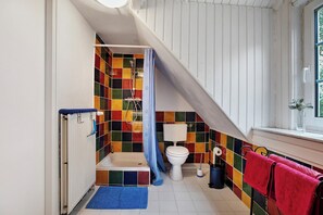Een douche, een haardroger, handdoeken