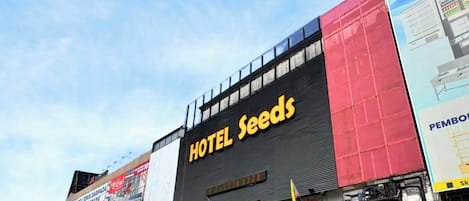 Mặt tiền nơi lưu trú