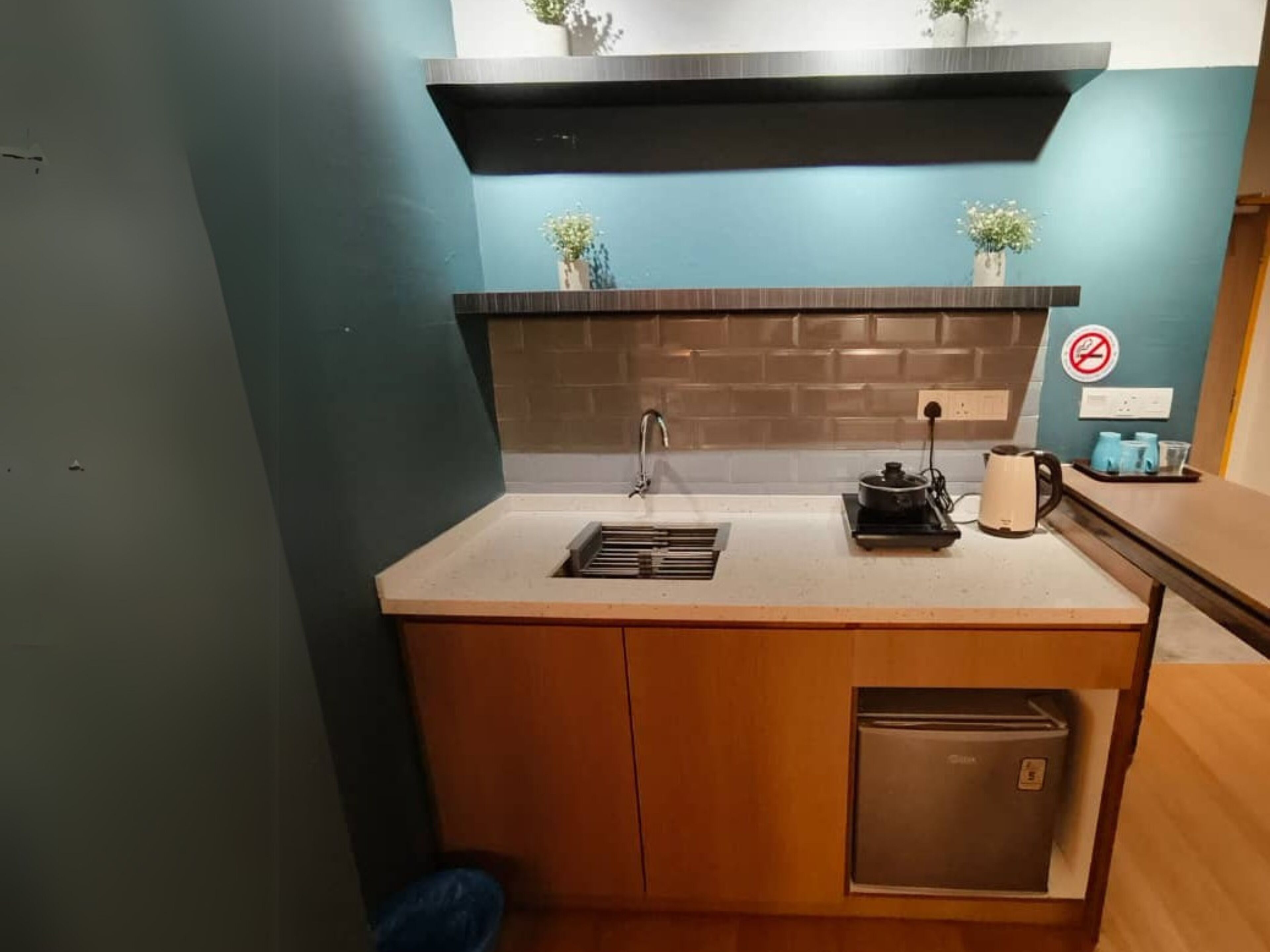 Caja de seguridad en la habitación y escritorio 