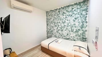Habitación individual | Escritorio, tabla de planchar con plancha, wifi gratis