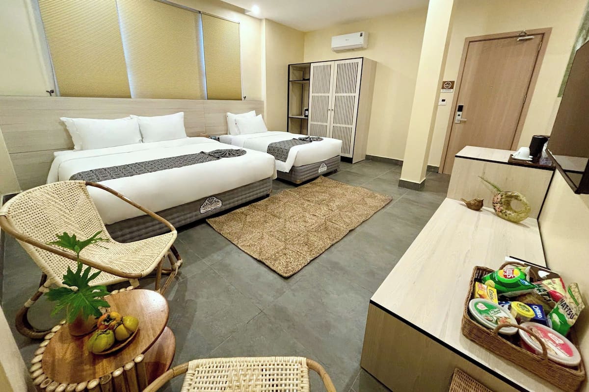 ห้องแฟมิลี่, อ่างอาบน้ำสำหรับผู้ต้องการความช่วยเหลือพิเศษ | โต๊ะทำงาน, ห้องเก็บเสียง, Wi-Fi ฟรี, ผ้าปูที่นอน