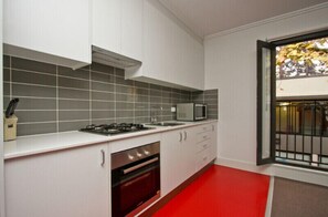 Mikrowelle, Ofen, Geschirrspüler