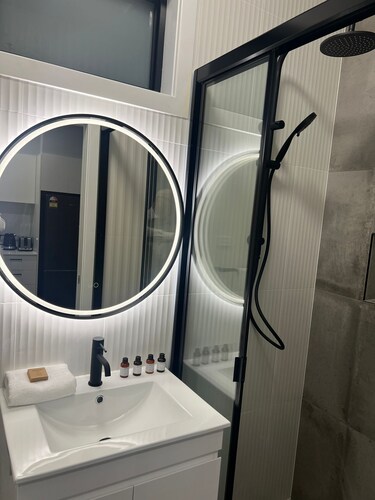 One Bedroom Deluxe Apartment