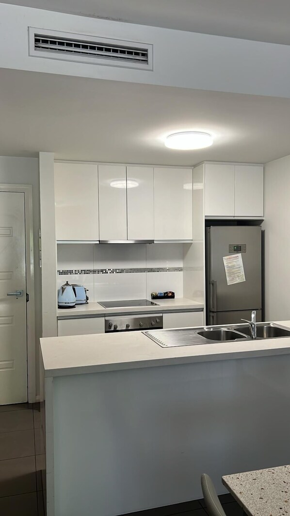 Mikrowelle, Ofen, Geschirrspüler