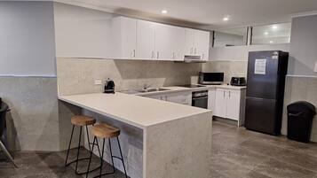 Mikrowelle, Ofen, Geschirrspüler