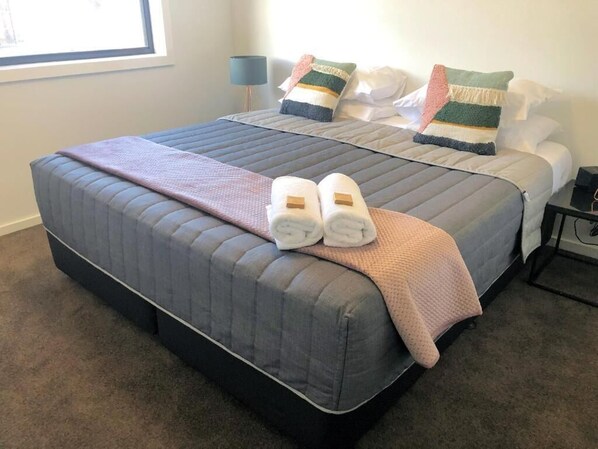 2 Schlafzimmer, Bügeleisen/Bügelbrett, kostenloses WLAN, Bettwäsche