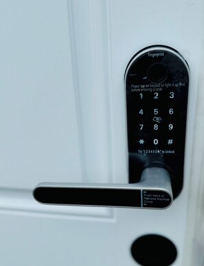 Hårføner, håndklær, såpe og sjampo