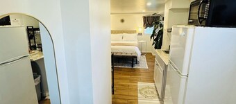 Charming studio with AC in delightful Bay Shore