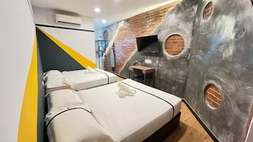 家庭房 | 办公桌、熨斗/熨板、免费 WiFi