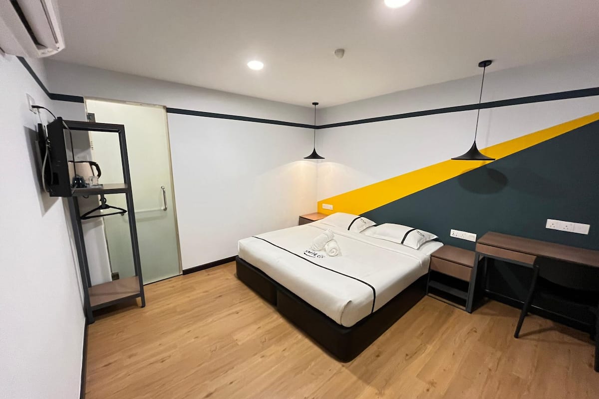 Double Room | Desk, iron/ironing board, free WiFi