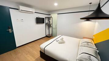 Double Room | Desk, iron/ironing board, free WiFi