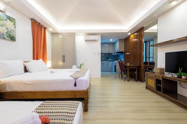 Studio-suite | Pengeskab på værelset, skrivebord, gratis Wi-Fi, sengetøj