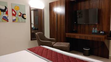 Deluxe Room | Premium bedding, soundproofing, free WiFi, bed sheets