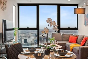 TV connectée, table de tennis de table