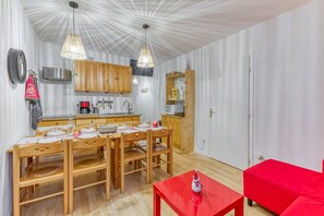 Dining - Apartment 'Clos Des Gentianes' (Le Collet d'Allevard)