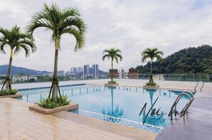 Outdoor pool - NaiBnB @ Nadayu 63 (Taman Melawati)