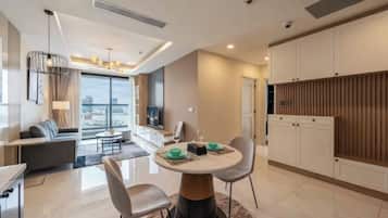 Departamento superior, 2 habitaciones, cocina, vista a la ciudad | Vista desde la habitación