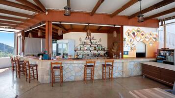 Bar (in der Unterkunft)