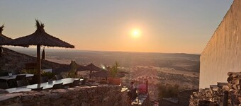 Villa 'Sossego Alentejano' with Private Terrace, Wi-Fi and Air Conditioning
