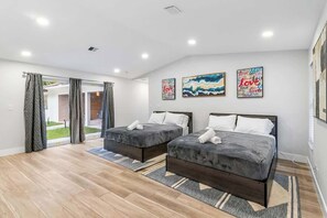 5 makuuhuonetta, silitysrauta/-lauta, vauvan matkasänky, Wi-Fi