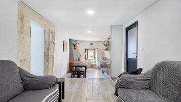 Tv, eldstad, tv-spel och dvd-spelare