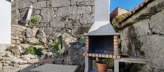 Casa de vacaciones 'Casaesquerda Cinza' con vistas a la montaña y Wi-Fi