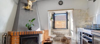 Holiday Home 'Casaesquerda Cinza' with Mountain View and Wi-Fi