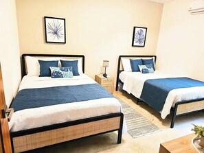 2 makuuhuonetta, silitysrauta/-lauta, ilmainen Wi-Fi, vuodevaatteet