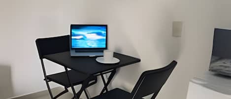 Standard Studio | Dining