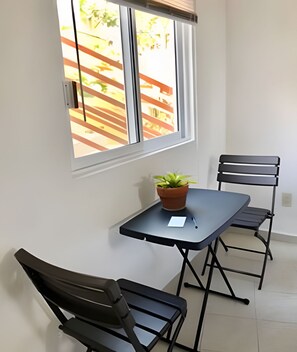 Standard Studio | Dining