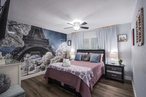 5 bedrooms, desk, iron/ironing board, travel cot